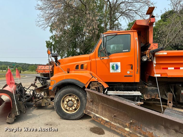 image for item AF9659 2001 Sterling L8500  dump truck