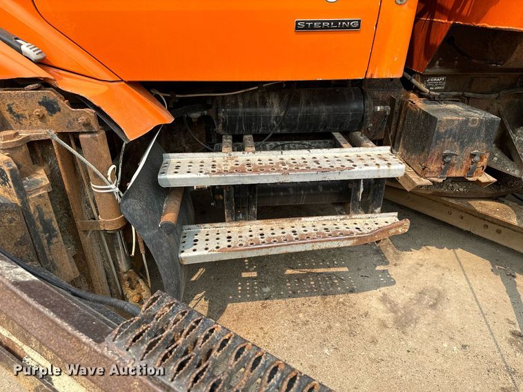 image for item AF9659 2001 Sterling L8500  dump truck