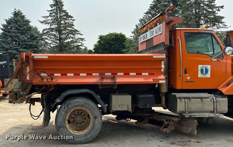 image for item AF9659 2001 Sterling L8500  dump truck