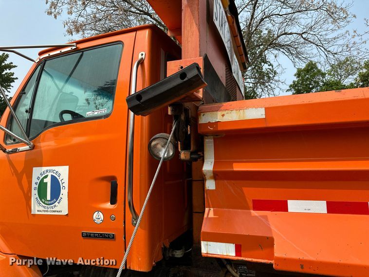 image for item AF9659 2001 Sterling L8500  dump truck