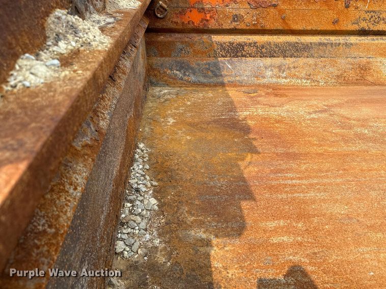 image for item AF9659 2001 Sterling L8500  dump truck