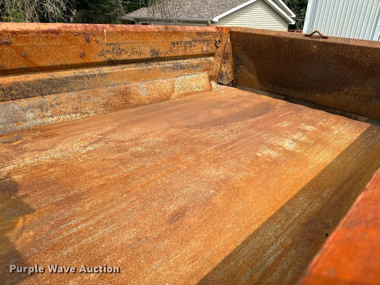 image for item AF9659 2001 Sterling L8500  dump truck