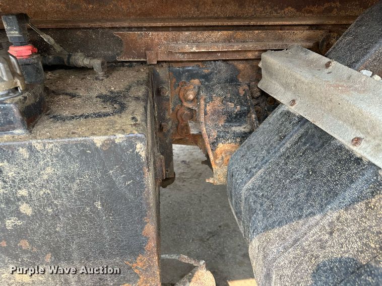 image for item AF9659 2001 Sterling L8500  dump truck