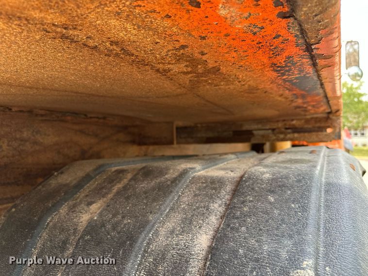 image for item AF9659 2001 Sterling L8500  dump truck