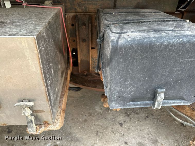 image for item AF9659 2001 Sterling L8500  dump truck