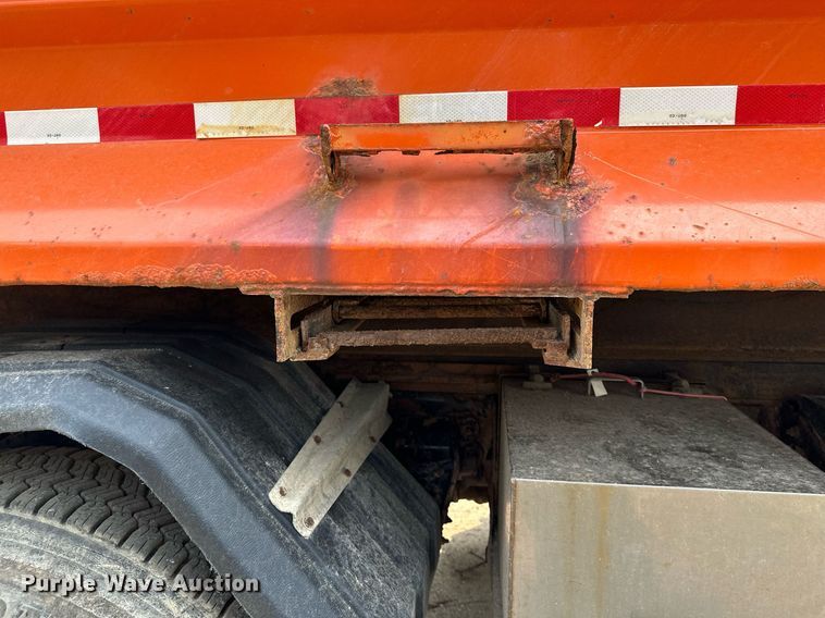 image for item AF9659 2001 Sterling L8500  dump truck