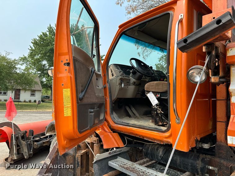 image for item AF9659 2001 Sterling L8500  dump truck
