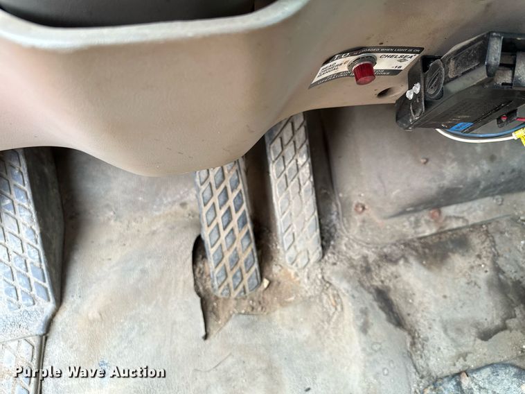 image for item AF9659 2001 Sterling L8500  dump truck