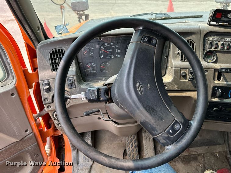 image for item AF9659 2001 Sterling L8500  dump truck