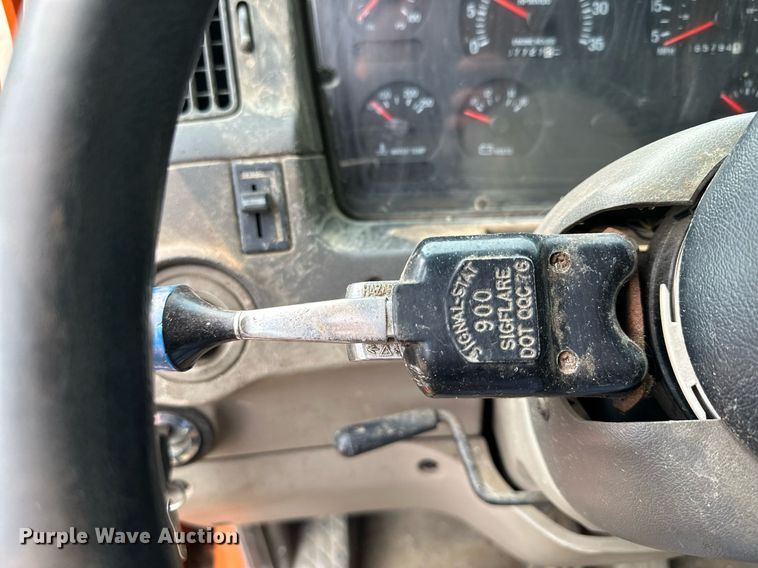 image for item AF9659 2001 Sterling L8500  dump truck