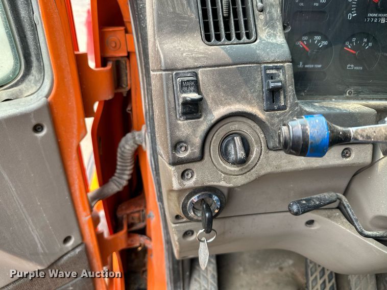 image for item AF9659 2001 Sterling L8500  dump truck