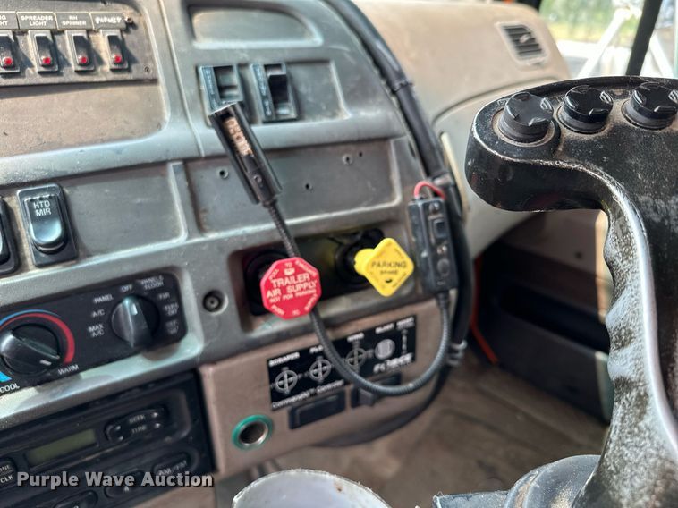 image for item AF9659 2001 Sterling L8500  dump truck