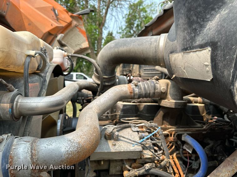 image for item AF9659 2001 Sterling L8500  dump truck