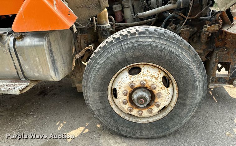 image for item AF9659 2001 Sterling L8500  dump truck