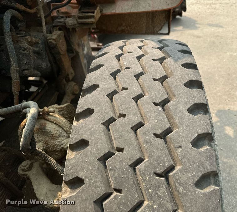 image for item AF9659 2001 Sterling L8500  dump truck