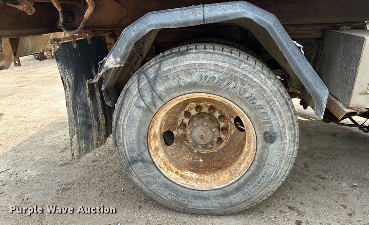 image for item AF9659 2001 Sterling L8500  dump truck