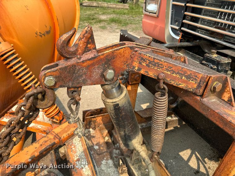 image for item AF9660 1995 Ford L8000  dump truck