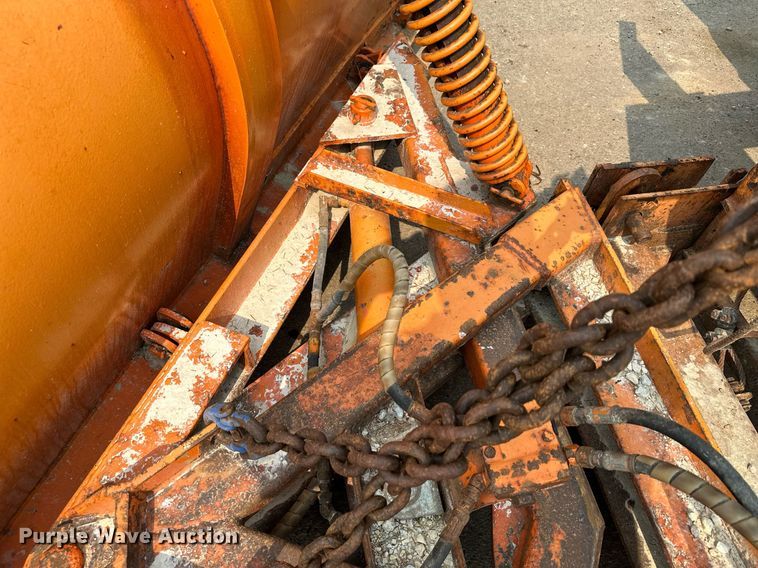 image for item AF9660 1995 Ford L8000  dump truck