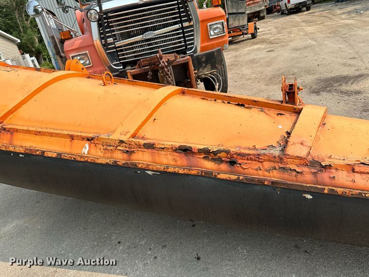 image for item AF9660 1995 Ford L8000  dump truck