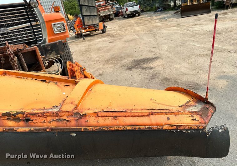 image for item AF9660 1995 Ford L8000  dump truck