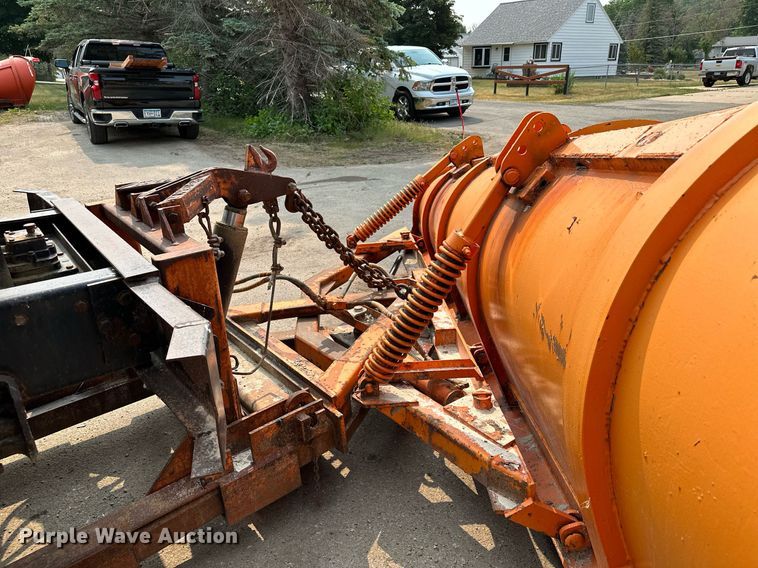 image for item AF9660 1995 Ford L8000  dump truck