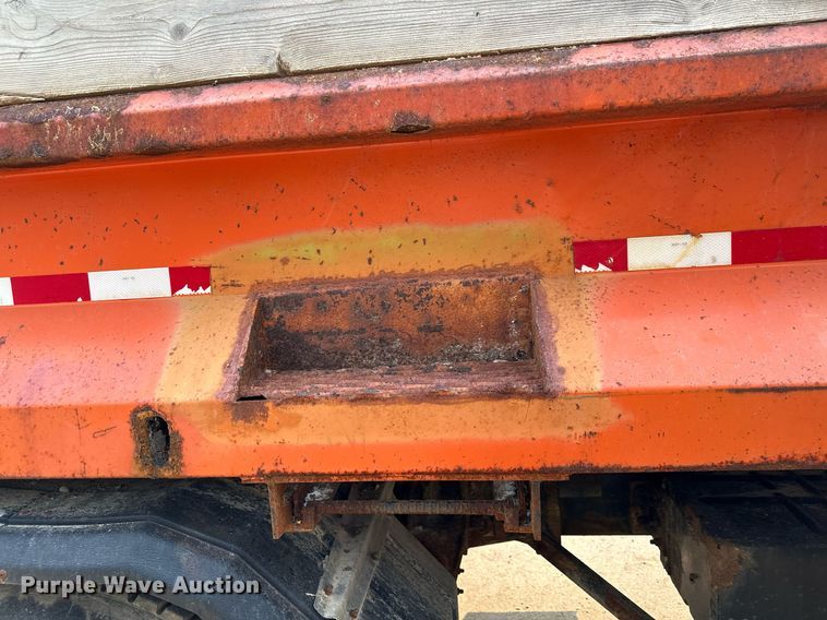 image for item AF9660 1995 Ford L8000  dump truck