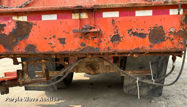 image for item AF9660 1995 Ford L8000  dump truck