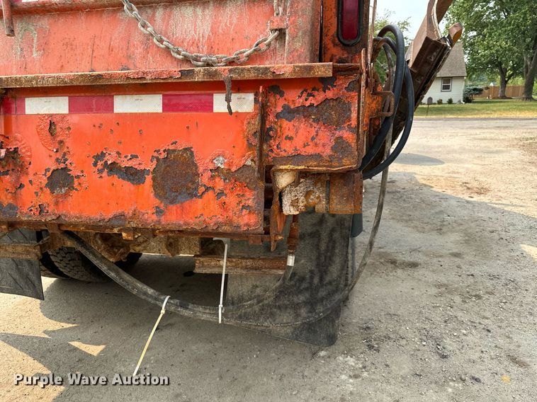 image for item AF9660 1995 Ford L8000  dump truck