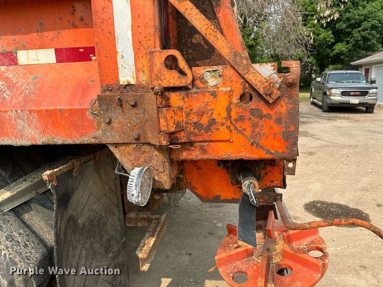 image for item AF9660 1995 Ford L8000  dump truck