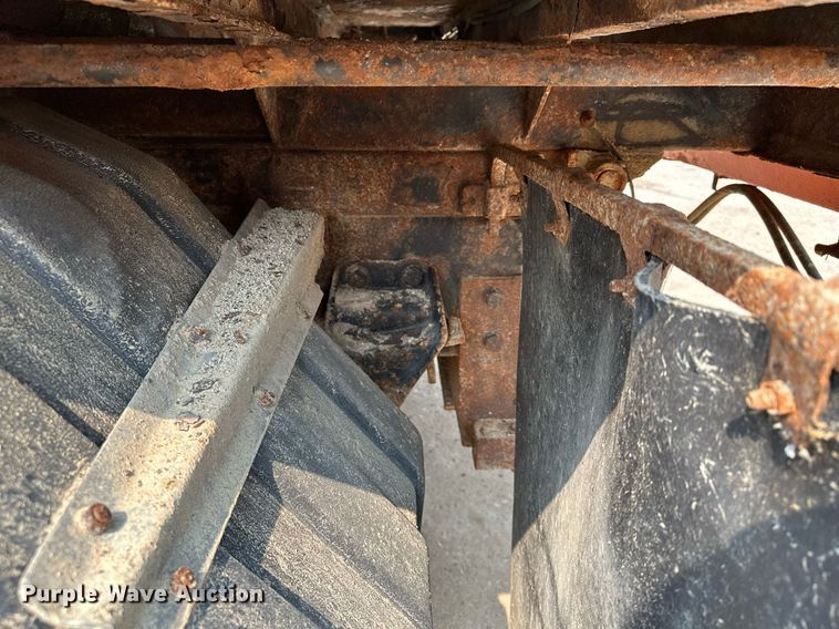 image for item AF9660 1995 Ford L8000  dump truck