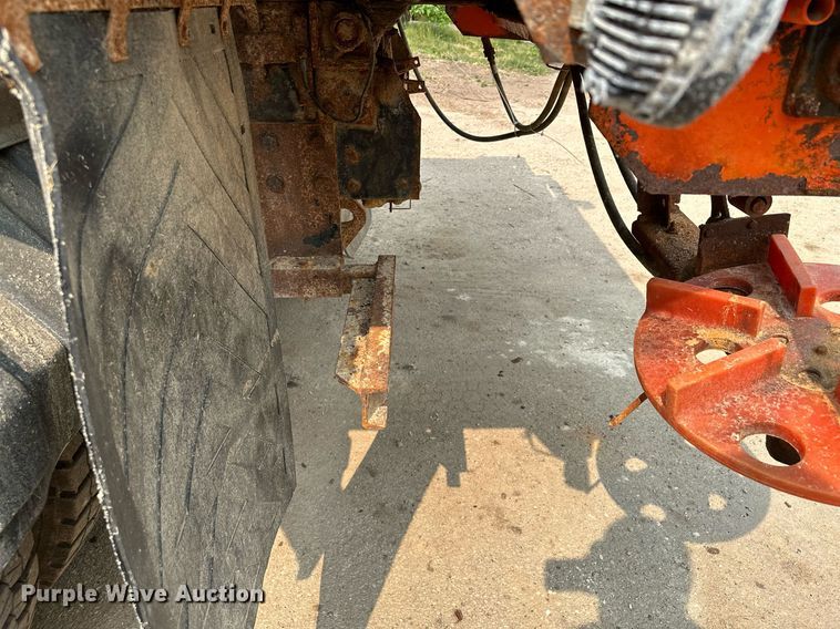 image for item AF9660 1995 Ford L8000  dump truck