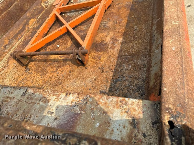 image for item AF9660 1995 Ford L8000  dump truck