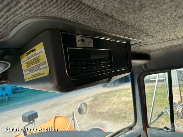 image for item AF9660 1995 Ford L8000  dump truck