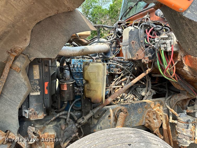 image for item AF9660 1995 Ford L8000  dump truck