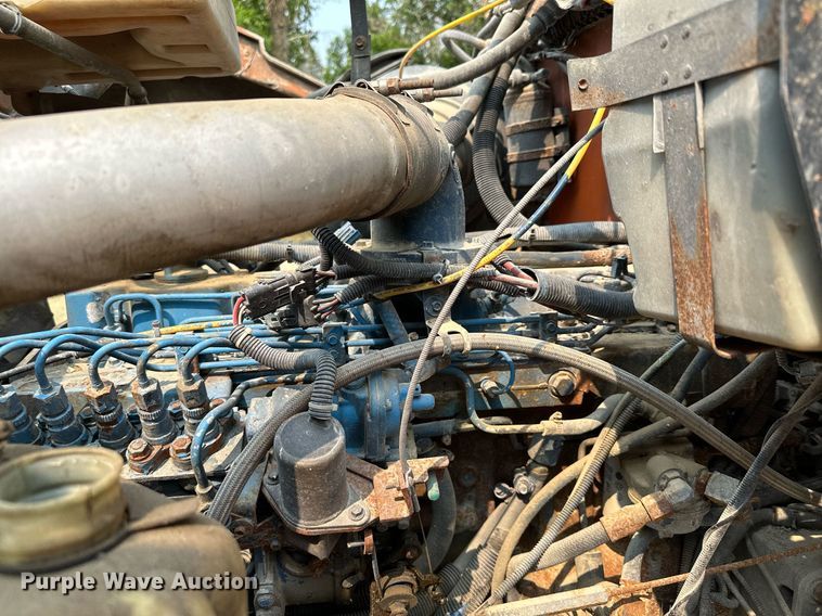 image for item AF9660 1995 Ford L8000  dump truck