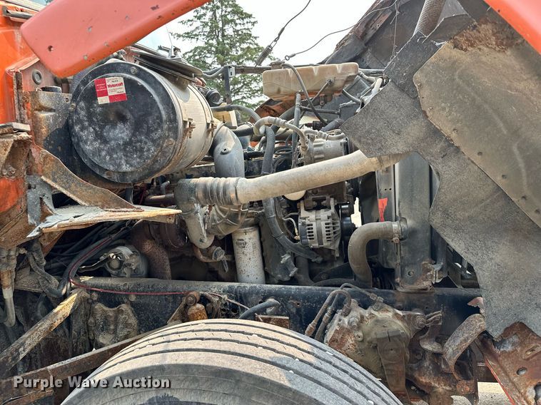 image for item AF9660 1995 Ford L8000  dump truck