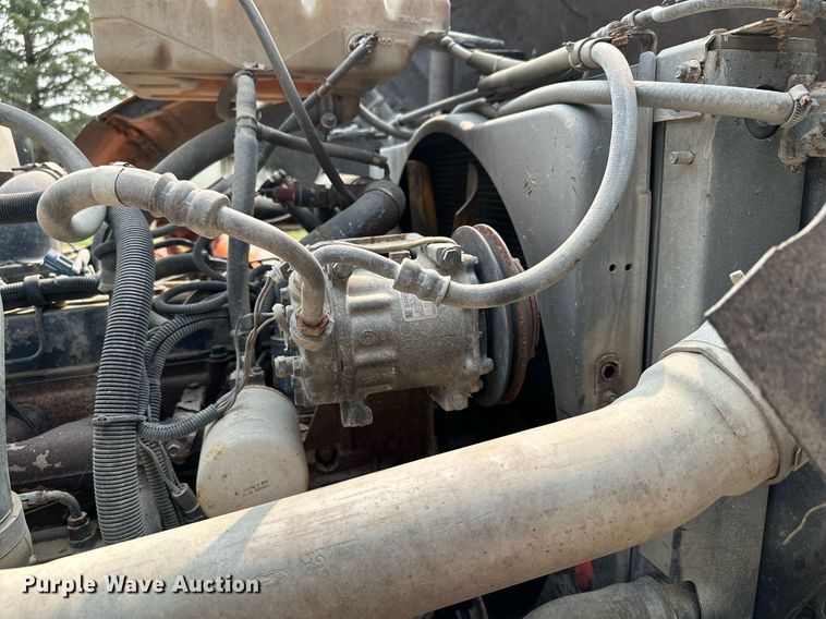 image for item AF9660 1995 Ford L8000  dump truck