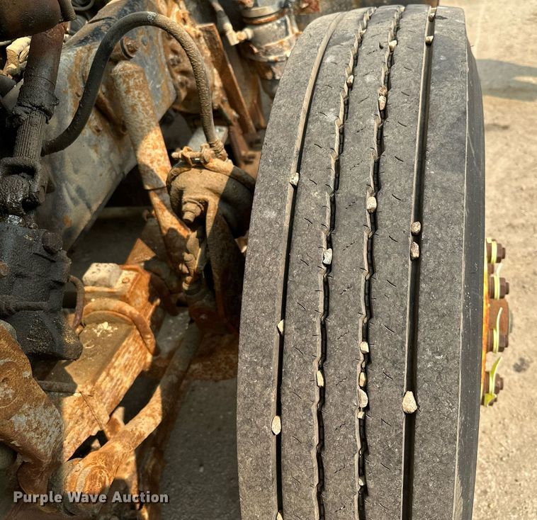 image for item AF9660 1995 Ford L8000  dump truck