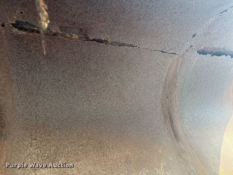 image for item AF9661 1995 Ford L8000  dump truck