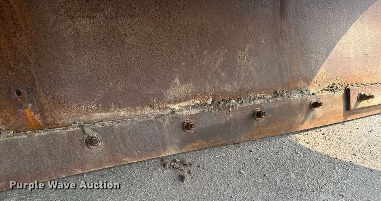 image for item AF9661 1995 Ford L8000  dump truck