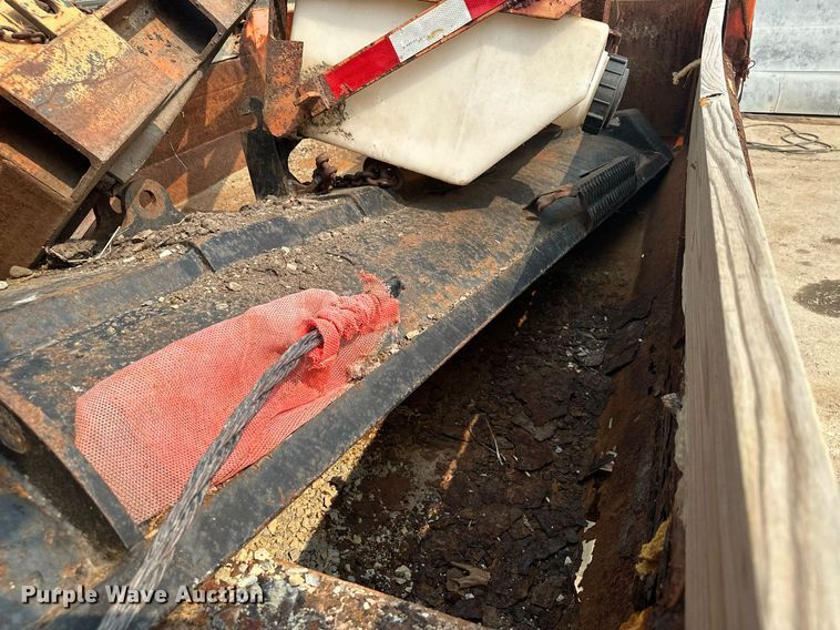 image for item AF9661 1995 Ford L8000  dump truck