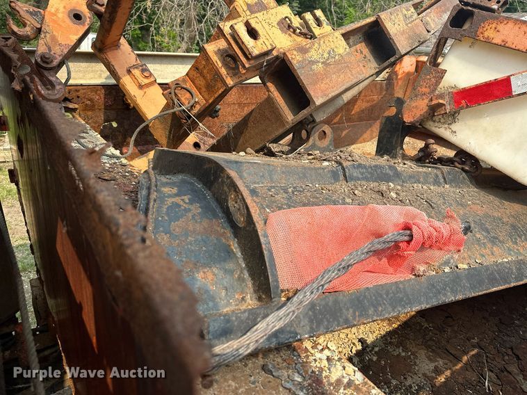 image for item AF9661 1995 Ford L8000  dump truck