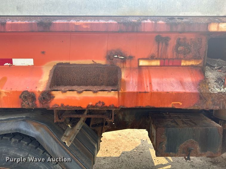 image for item AF9661 1995 Ford L8000  dump truck