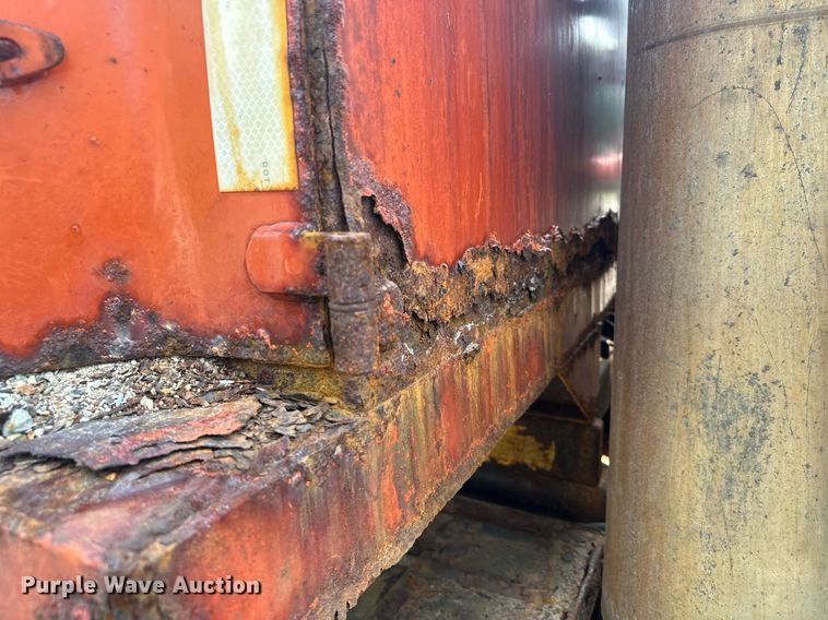 image for item AF9661 1995 Ford L8000  dump truck