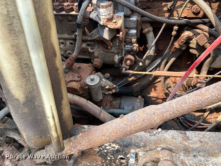 image for item AF9661 1995 Ford L8000  dump truck