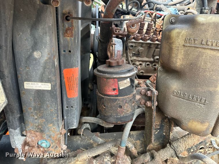 image for item AF9661 1995 Ford L8000  dump truck