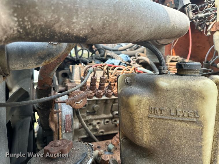 image for item AF9661 1995 Ford L8000  dump truck