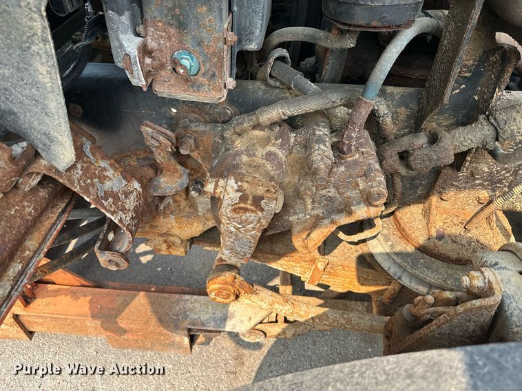 image for item AF9661 1995 Ford L8000  dump truck