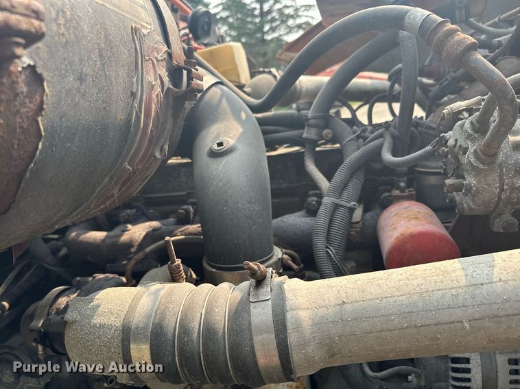 image for item AF9661 1995 Ford L8000  dump truck