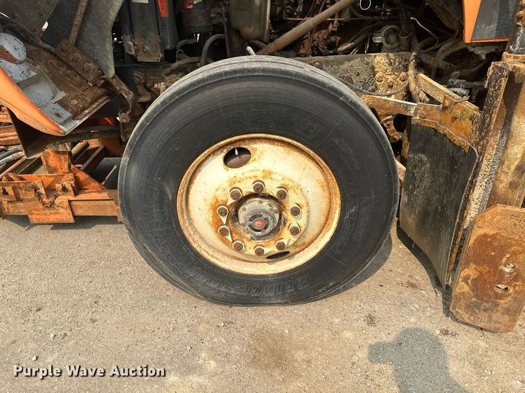 image for item AF9661 1995 Ford L8000  dump truck